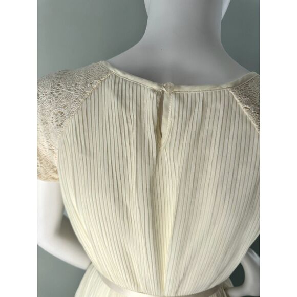 Disney D-Signed Ivory Cream Pleated Dress with Lace Sleeves size Juniors M - Picture 8 of 10
